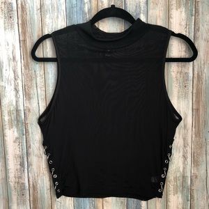 Turtle neck mesh sleeveless blouse